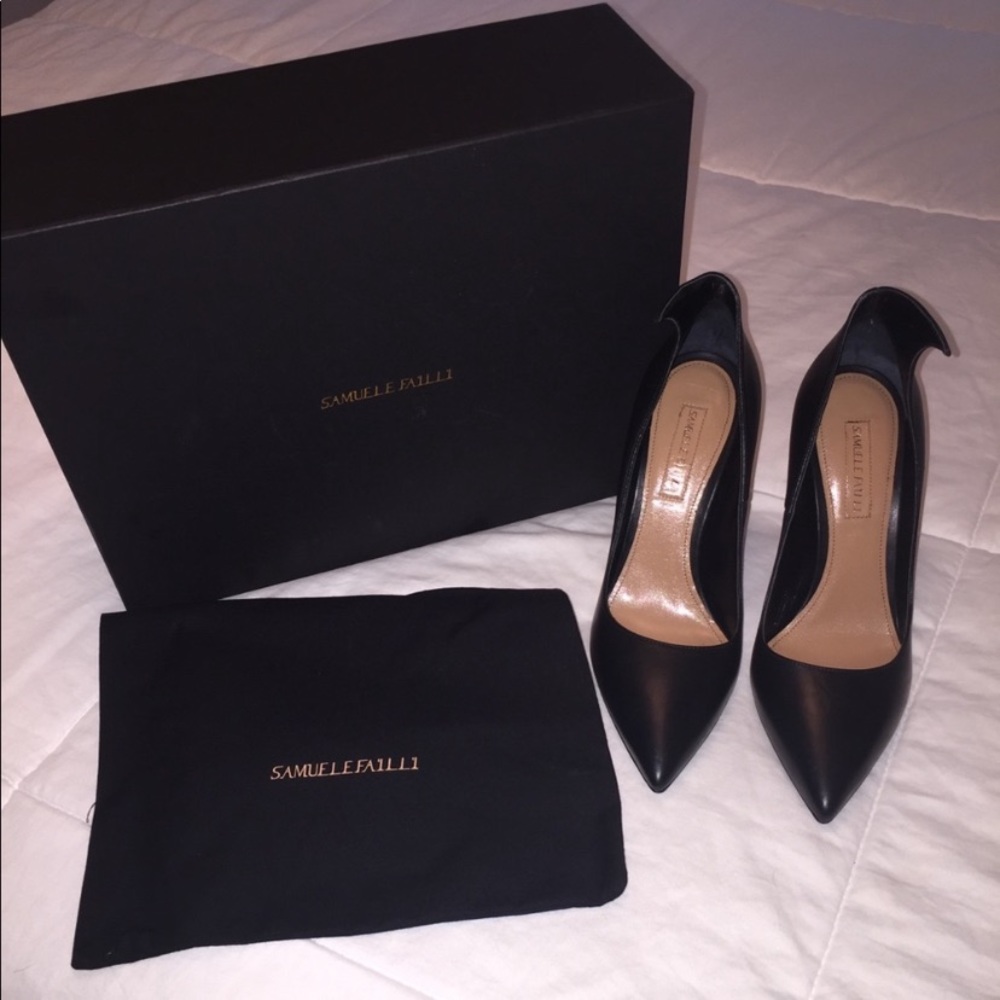 Black point toe heel